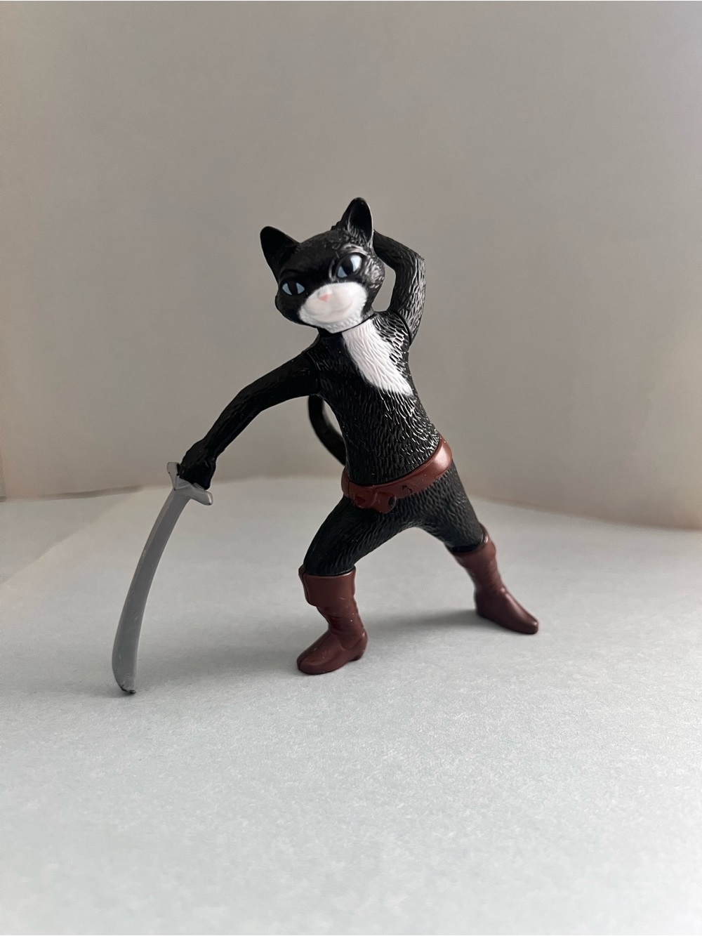 2011 McDonald's Happy Meal Kitty Softpaws figure